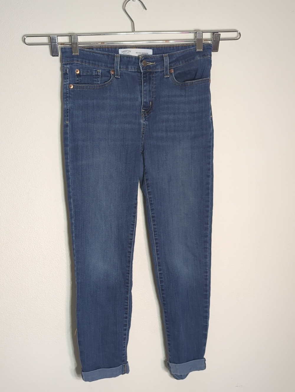 Levi's Women's Boyfriend Jeans Denim Midrise Medium‎ Wash Classic Casual Size 6